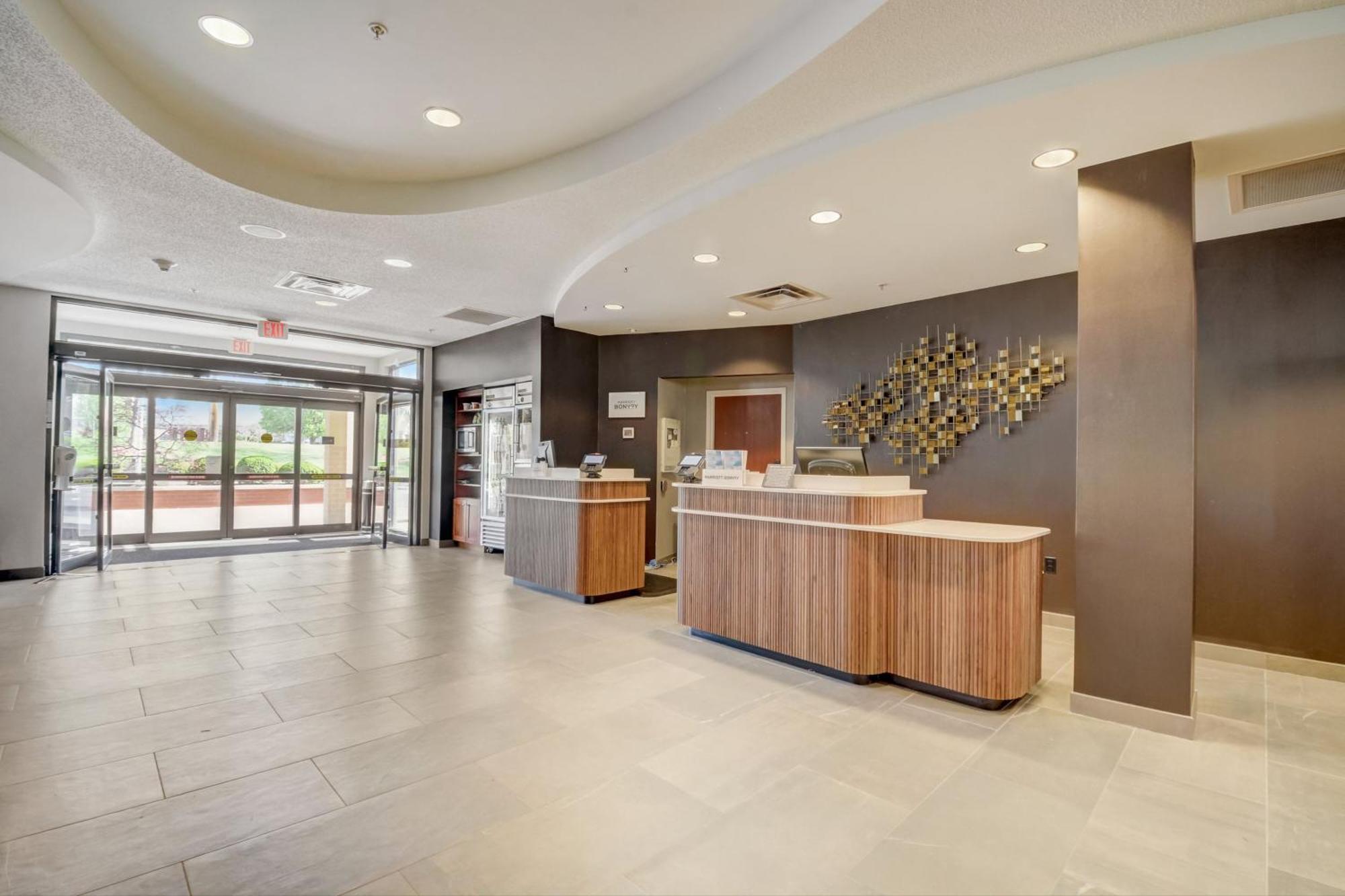 Courtyard Cincinnati North At Union Centre West Chester Eksteriør billede