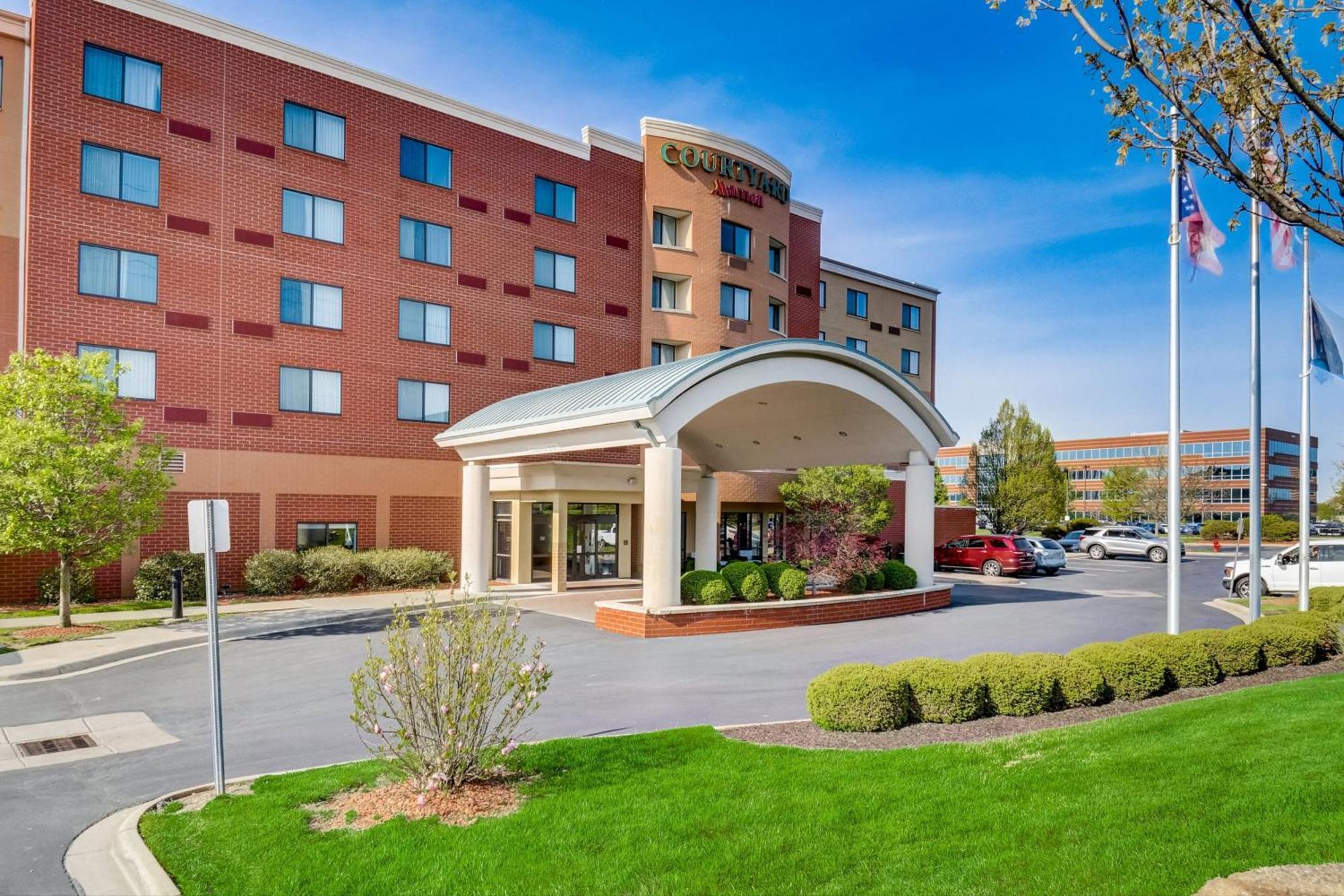 Courtyard Cincinnati North At Union Centre West Chester Eksteriør billede